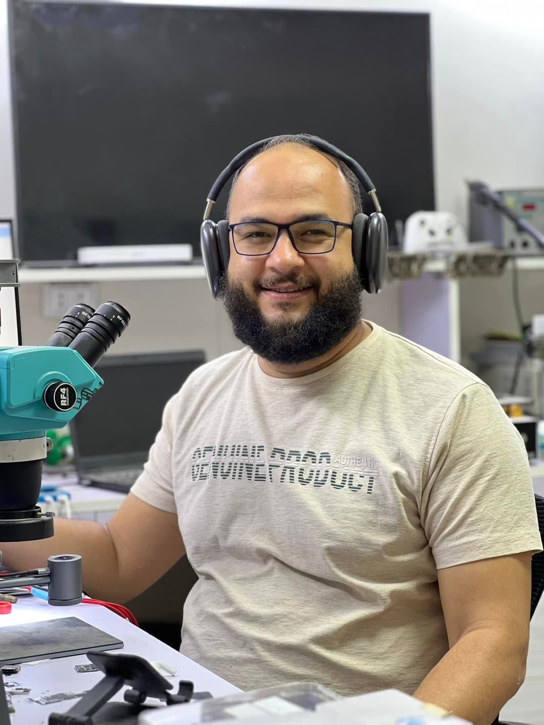 Mr.Tech — Mohamed Elsaoudy, expert mobile repair technician